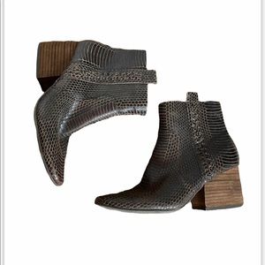 KORKS Brown Textured Stacked Heel Leather Booties 8